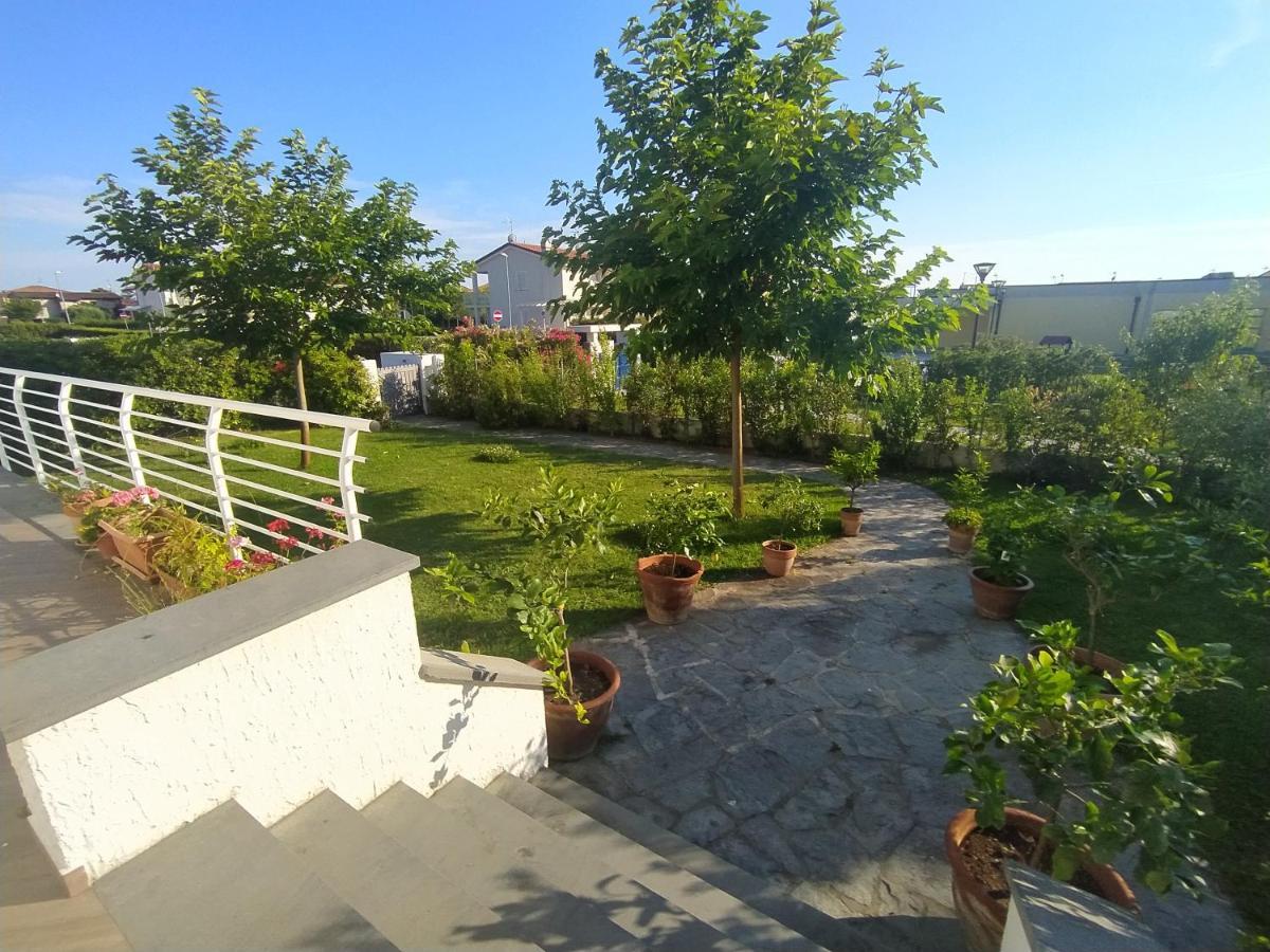 B&B Villa La Bouganville カマイオーレ エクステリア 写真
